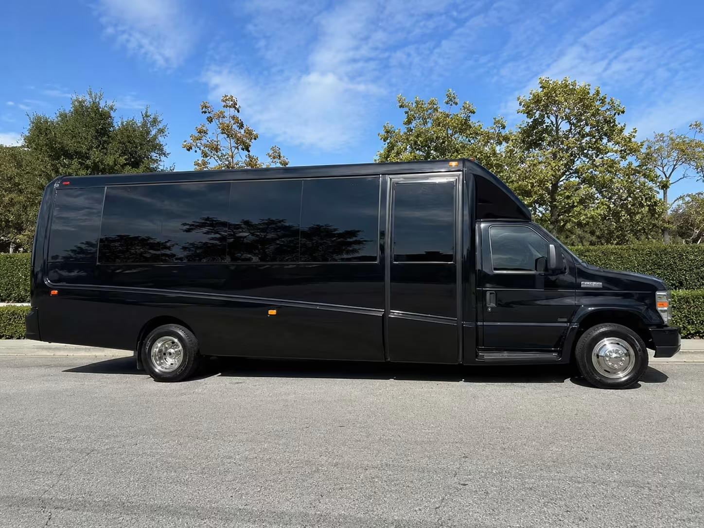 minibus rentals for bethlehem bridal parties